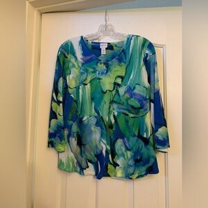 Chico’s Floral Print Women's V neck Top size 2(L-12).